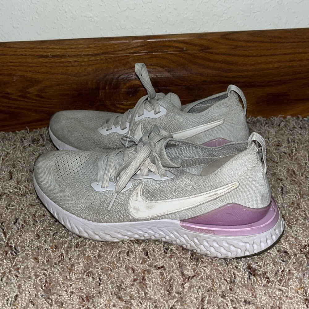 Nike Epic React Flyknit 2 Women's Size 8 US BQ8927-101 Low Top Running Shoes